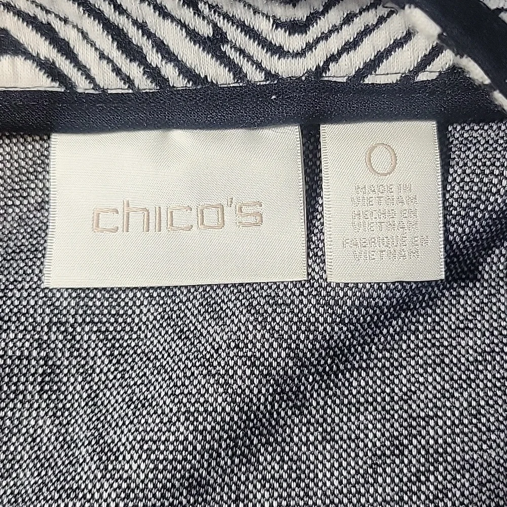 CHICO'S Black and White Zebra Print with Black Accents Open Front Jack… - Picture 8 of 8